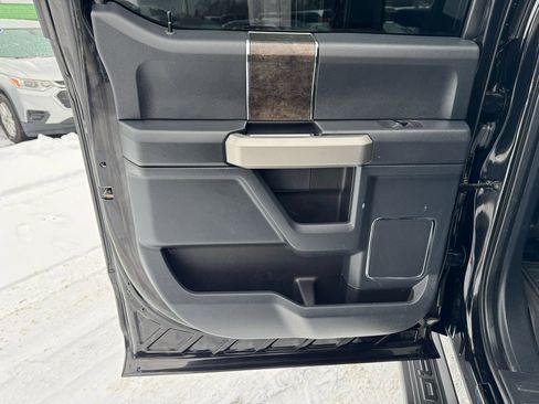 Used 2022 Ford F350 Lariat w/ Black Appearance Package image 28