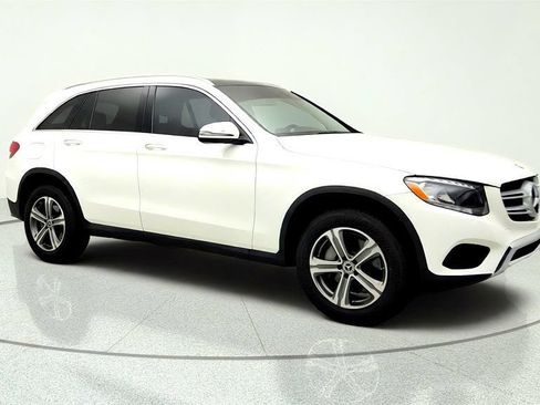 Used 2018 Mercedes-Benz GLC 300 4MATIC w/ Premium Package image 3