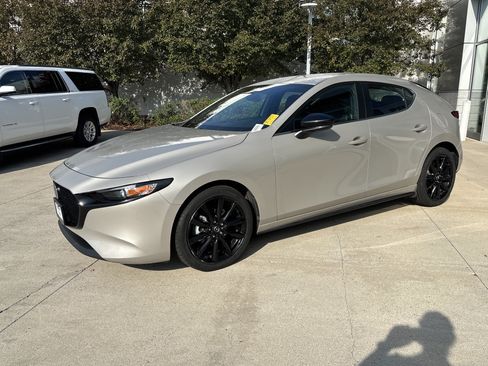 Used 2025 MAZDA MAZDA3 s Sport FWD image 3