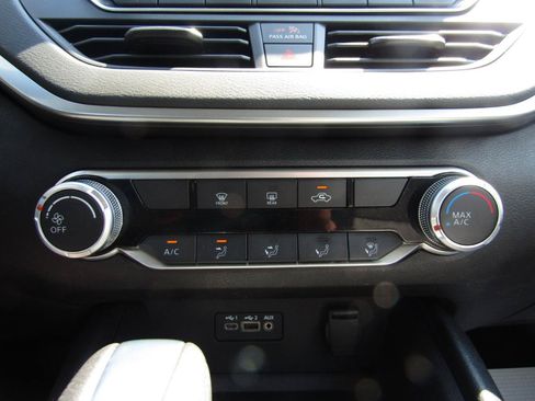 Used 2020 Nissan Altima 2.5 S FWD image 16