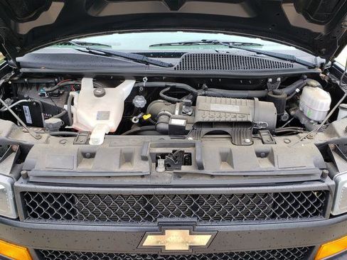 Used 2018 Chevrolet Express 2500 w/ Driver Convenience Package RWD image 26