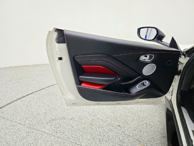 Used 2020 Aston Martin V8 Vantage Coupe RWD image 28