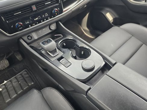 Certified 2025 Nissan Rogue SL AWD/4WD image 17