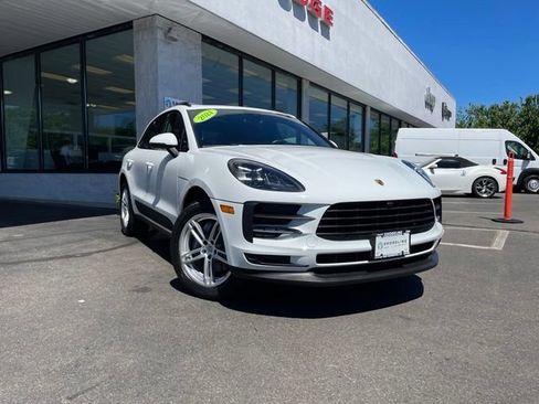 Used 2021 Porsche Macan AWD/4WD image 3
