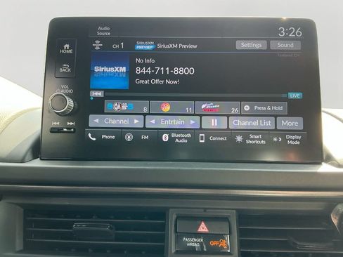 Used 2025 Honda Pilot TrailSport image 18