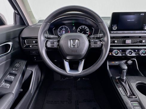 Used 2024 Honda Civic EX-L image 5