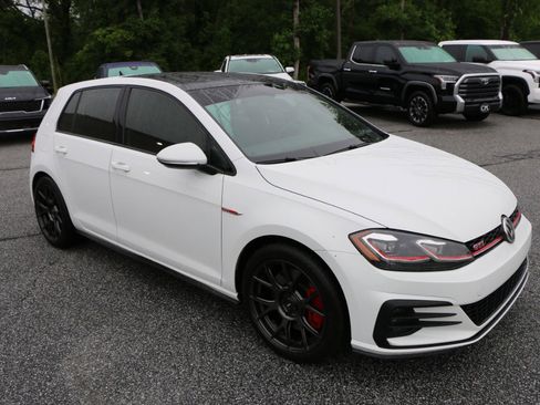 Used 2020 Volkswagen GTI SE FWD image 10