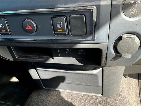 Used 2023 Nissan Titan SV RWD image 34