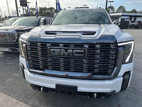 Used 2024 GMC Sierra 3500 Denali Ultimate image 3