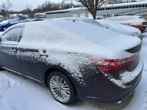 Used 2018 Toyota Avalon image 5