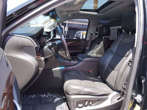 Used 2020 Cadillac Escalade Luxury RWD image 20