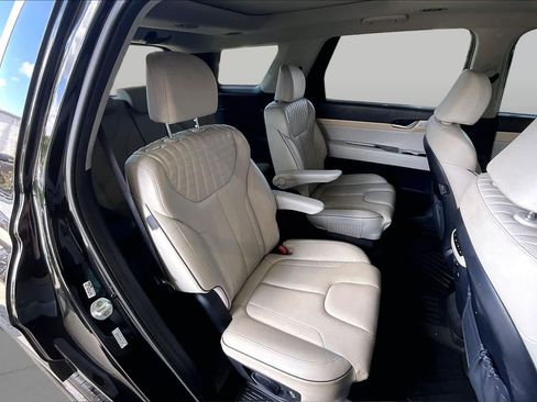 Used 2023 Hyundai Palisade Limited w/ Cargo Package FWD image 19
