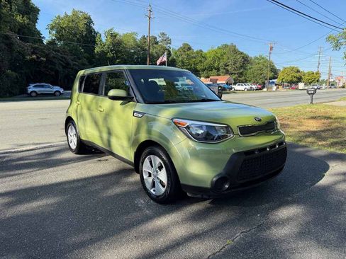Used 2015 Kia Soul FWD image 3