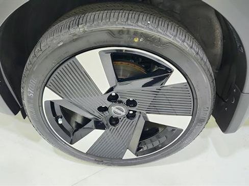 Certified 2025 Nissan Kicks SR FWD image 33