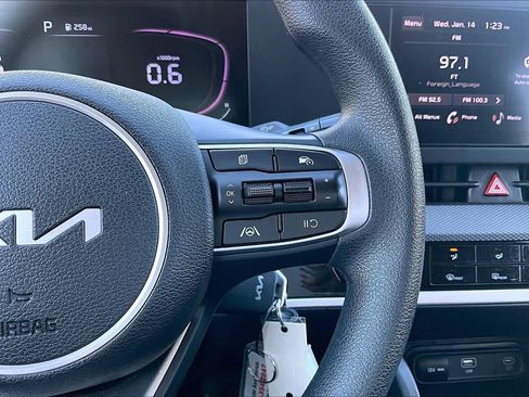 Used 2024 Kia Sportage LX image 23