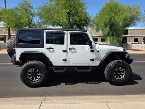 Used 2015 Jeep Wrangler Unlimited Sport w/ Connectivity Group AWD/4WD image 39