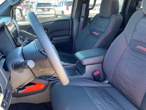 Used 2025 Nissan Frontier Pro-X w/ Pro Convenience Package image 18