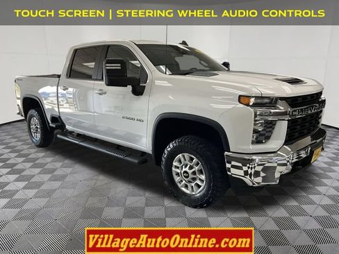 Used 2022 Chevrolet Silverado 2500 LT w/ Convenience Package AWD/4WD image 4