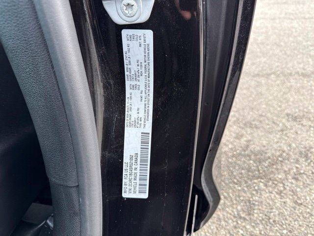 Used 2025 Chrysler Pacifica Select FWD image 26