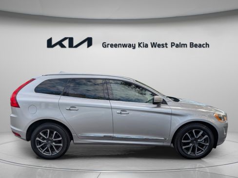 Used 2016 Volvo XC60 T5 Premier image 10