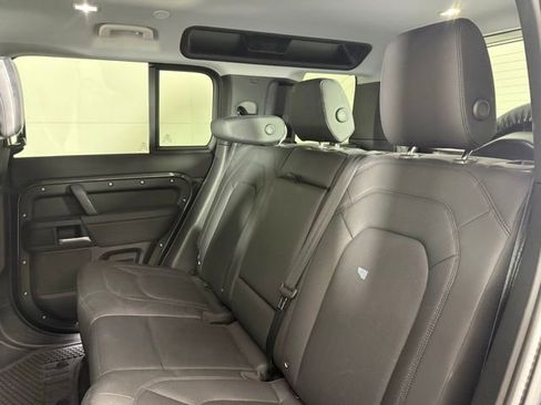 Used 2025 Land Rover Defender 110 S image 24