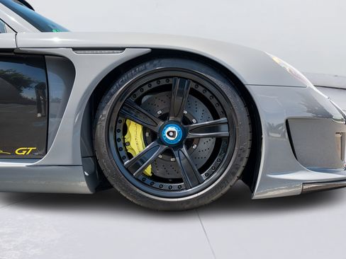 Used 2004 Porsche Carrera GT RWD image 9