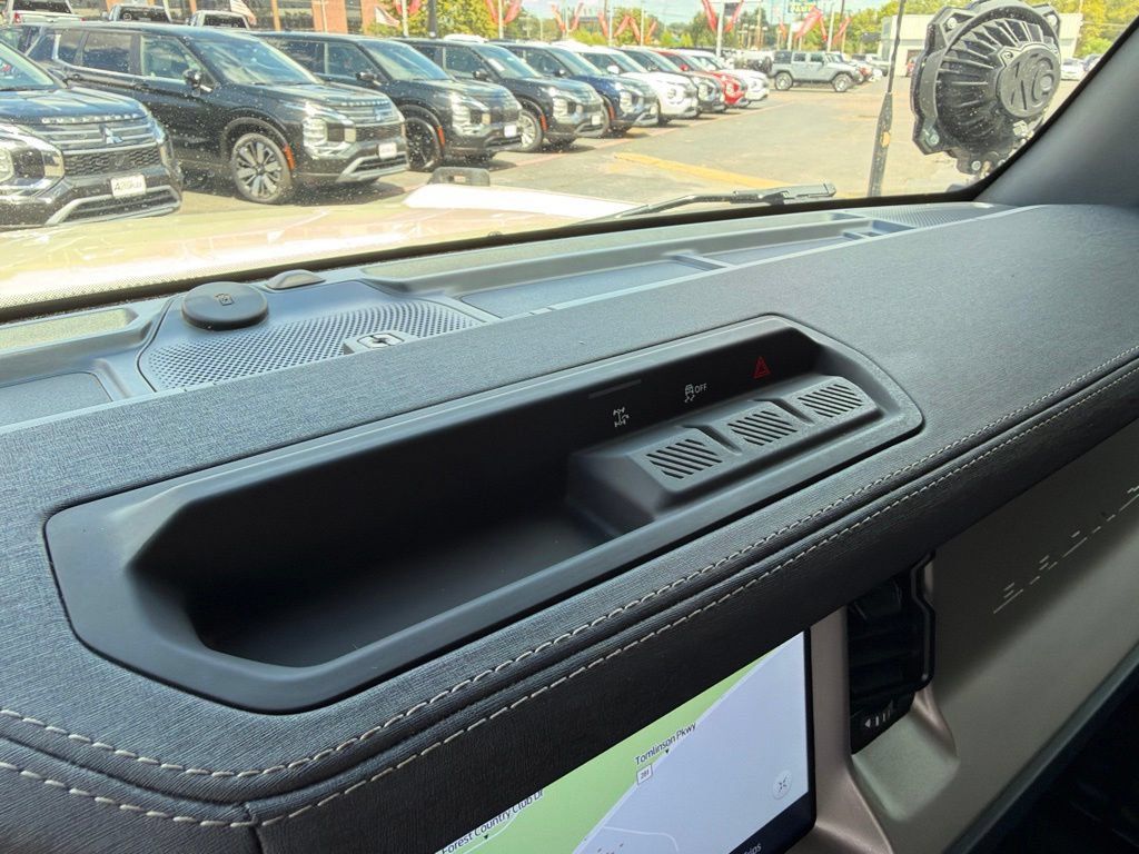 Used 2025 Ford Bronco Outer Banks AWD/4WD image 24