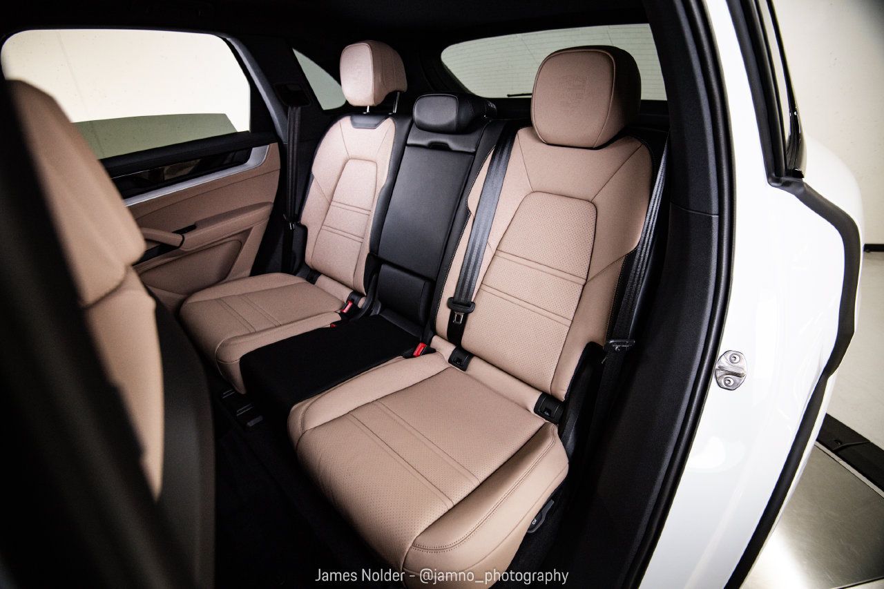 Certified 2026 Porsche Cayenne AWD/4WD image 25