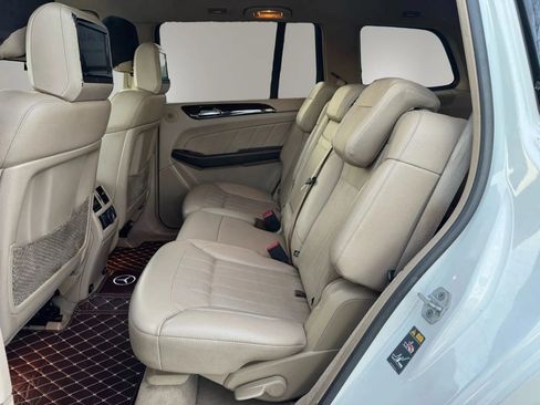 Used 2015 Mercedes-Benz GL 450 4MATIC w/ Appearance Package image 25