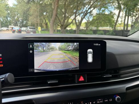 Used 2026 Kia Carnival FWD image 25