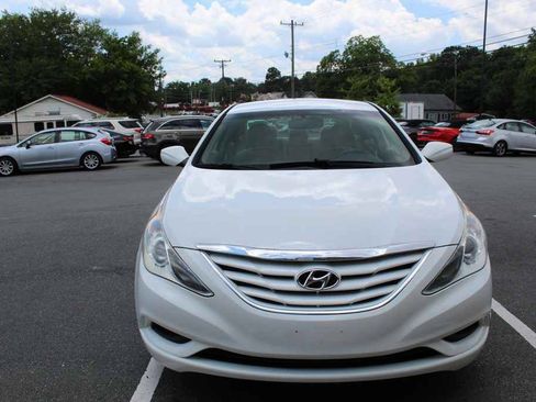 Used 2013 Hyundai Sonata GLS FWD image 2
