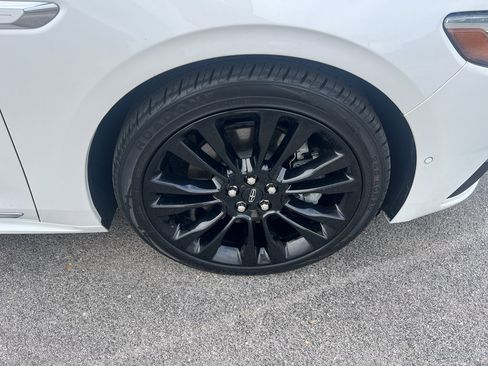 Used 2020 Lincoln Continental Reserve image 9