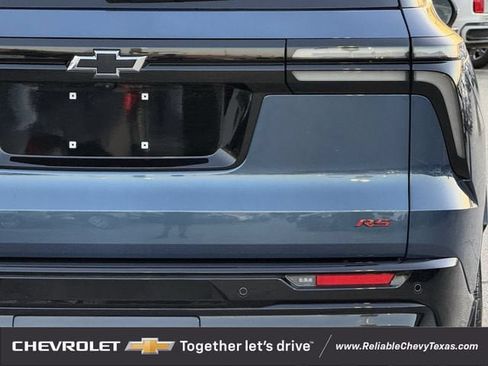 Used 2026 Chevrolet Traverse RS w/ LPO, Floor Liner Package AWD/4WD image 8