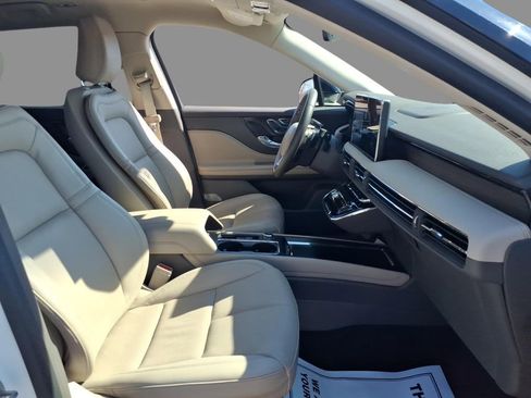 Used 2023 Lincoln Corsair Reserve image 13