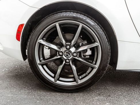 Used 2019 MAZDA MX-5 Miata RF Grand Touring RWD image 32