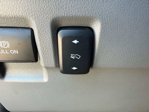 Used 2023 Ford F350 XLT w/ XLT Value Package AWD/4WD image 19