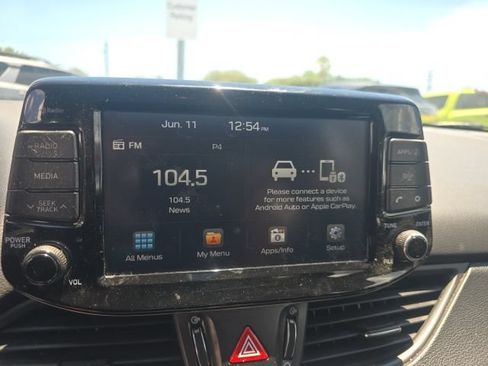 Used 2020 Hyundai Elantra GT FWD image 16