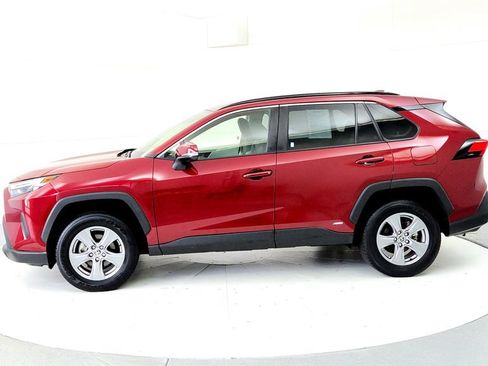 Used 2024 Toyota RAV4 XLE w/ Convenience Package AWD/4WD image 3