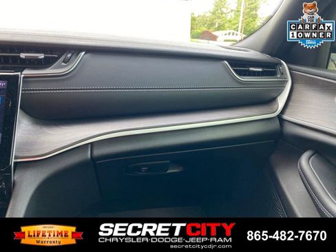 Used 2025 Jeep Grand Cherokee Limited w/ Black Appearance Package AWD/4WD image 14