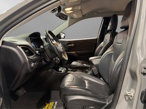Used 2020 Jeep Cherokee Limited AWD/4WD image 18