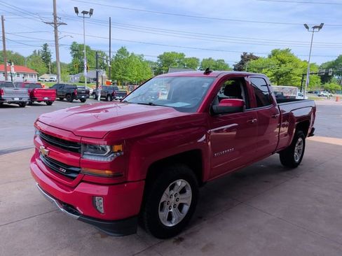 Used 2018 Chevrolet Silverado 1500 LT w/ All Star Edition AWD/4WD image 3