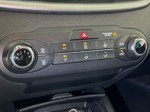 Used 2016 Kia Sorento L FWD image 12