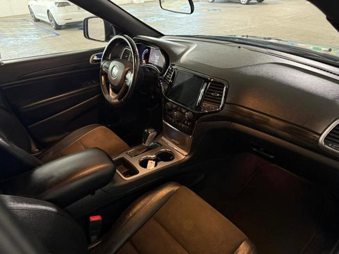 Used 2021 Jeep Grand Cherokee Laredo X image 7