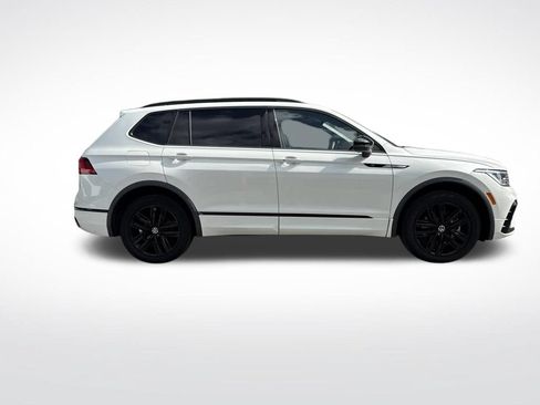 Used 2022 Volkswagen Tiguan SE R-Line FWD image 4