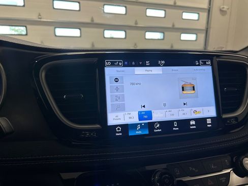 New 2026 Chrysler Pacifica Select image 21