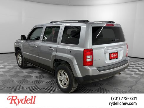 Used 2015 Jeep Patriot Sport w/ Power Value Group AWD/4WD image 3