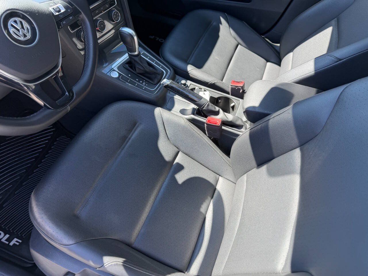 Used 2018 Volkswagen Golf SE FWD image 18