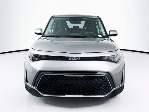 Used 2025 Kia Soul LX w/ LX Technology Package image 2