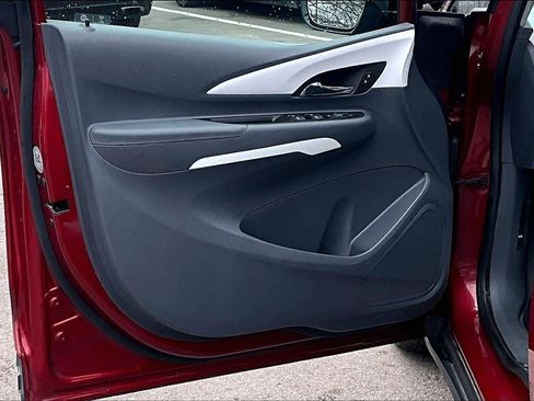 Used 2021 Chevrolet Bolt LT image 22