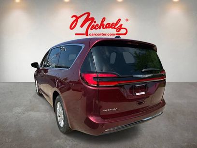 Used 2023 Chrysler Pacifica Touring-L